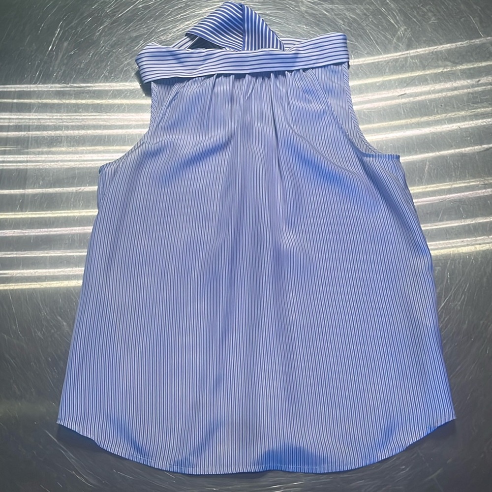Sleeveless blouse.